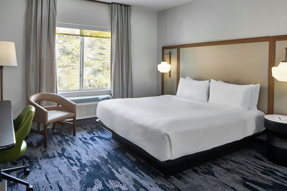 Fairfield by Marriott Inn & Suites Cornelia - photo 11