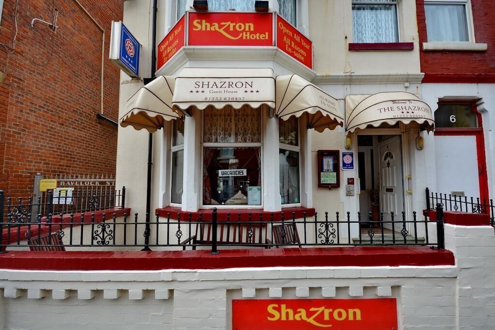 Shazron Hotel - last minute hotel in Blackpool