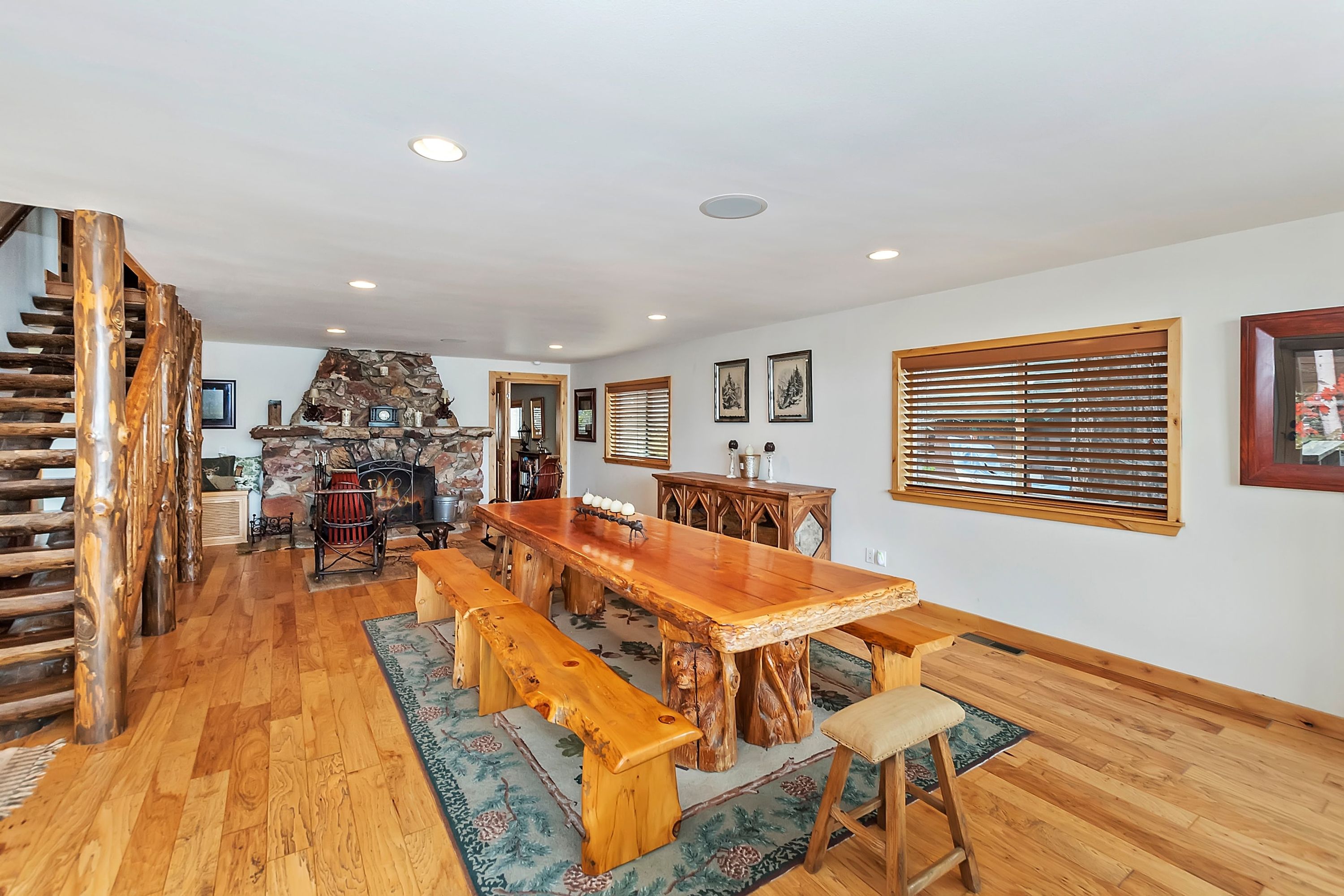 Lagunita Shores by Avantstay Beautiful Lakefront Mansion w Hot Tub & BBQ - photo 11