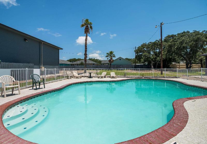Econo Lodge Inn & Suites Fulton Rockport - photo 87