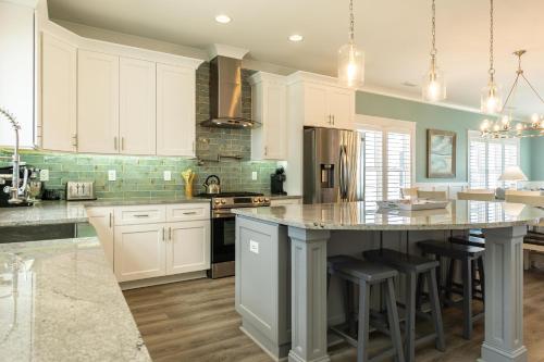 Wait N Sea by Oak Island Accommodations - photo 8