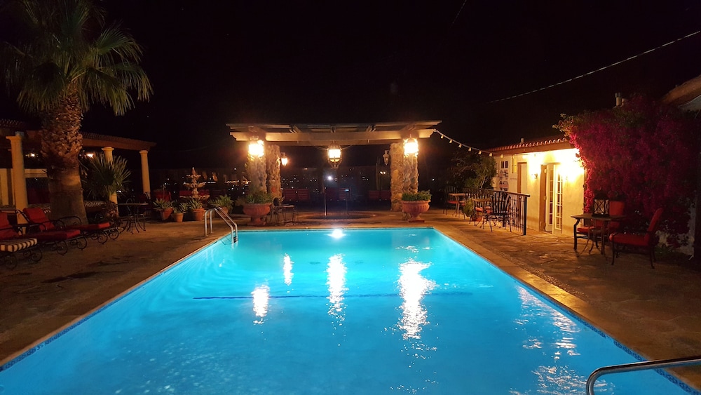 Tuscan Springs Hotel Spa — Desert Hot Springs