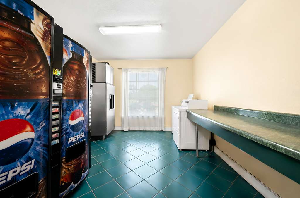 Americas Best Value Inn Historic Clewiston Inn - photo 50