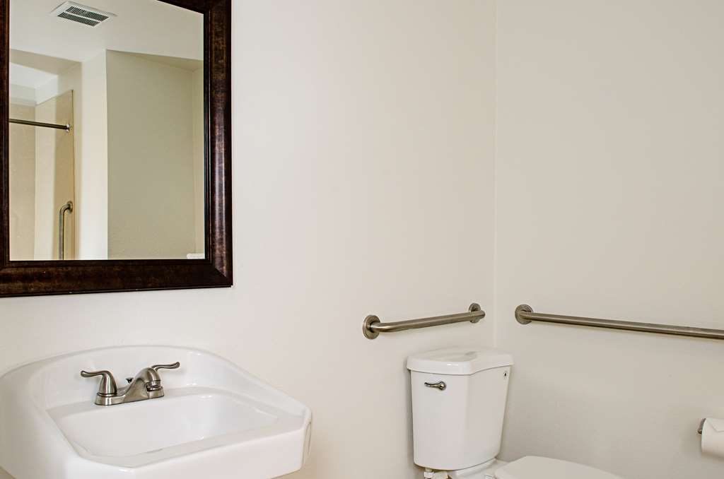 Motel 6 Modesto CA Downtown - photo 23