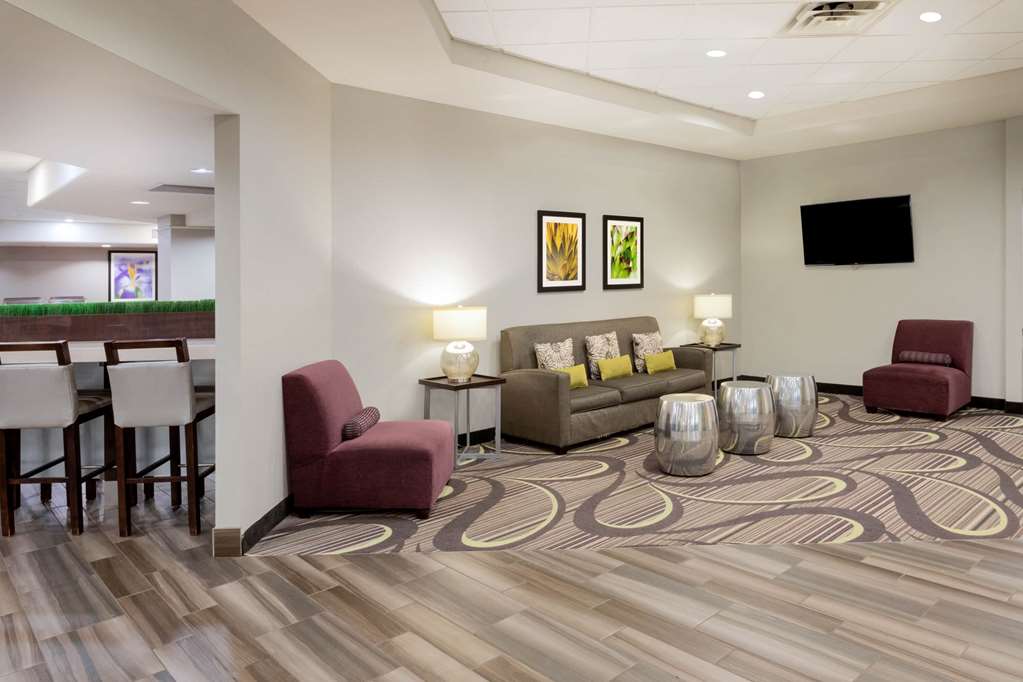 La Quinta Inn & Suites by Wyndham Minneapolis Bloomington W - photo 11