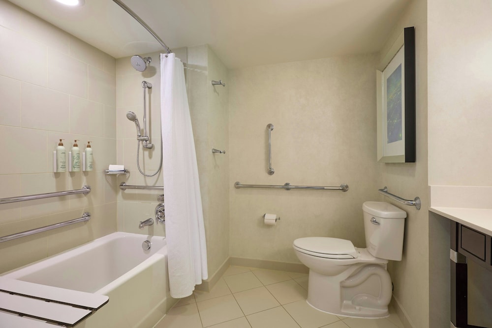 Renaissance Arlington Capital View Hotel - photo 20