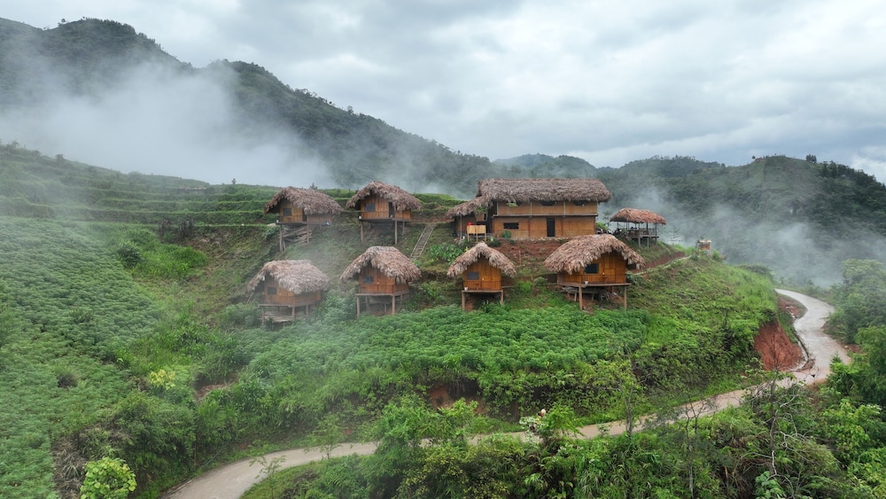 Mong Ngua Bungalow & Homestay — 4-Star Luxury Hotel in Tuyen Quang, Vietnam