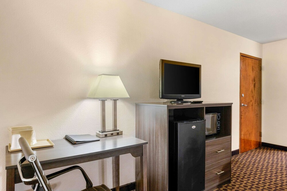 Quality Inn High Point Archdale - photo 11