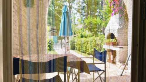 M092 Marcelli villetta con giardino a 250mt dal mare — 4-Star Luxury Hotel in Marcelli, Italy