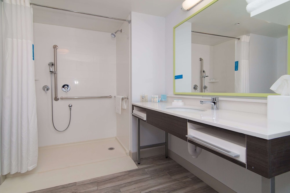 Hampton Inn Norwich - photo 45