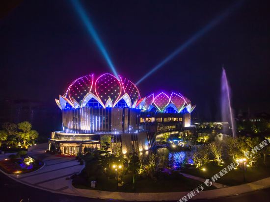 Yunlan Bay Shuanglian Hot Spring Resort in Jiashan, People's Republic of China