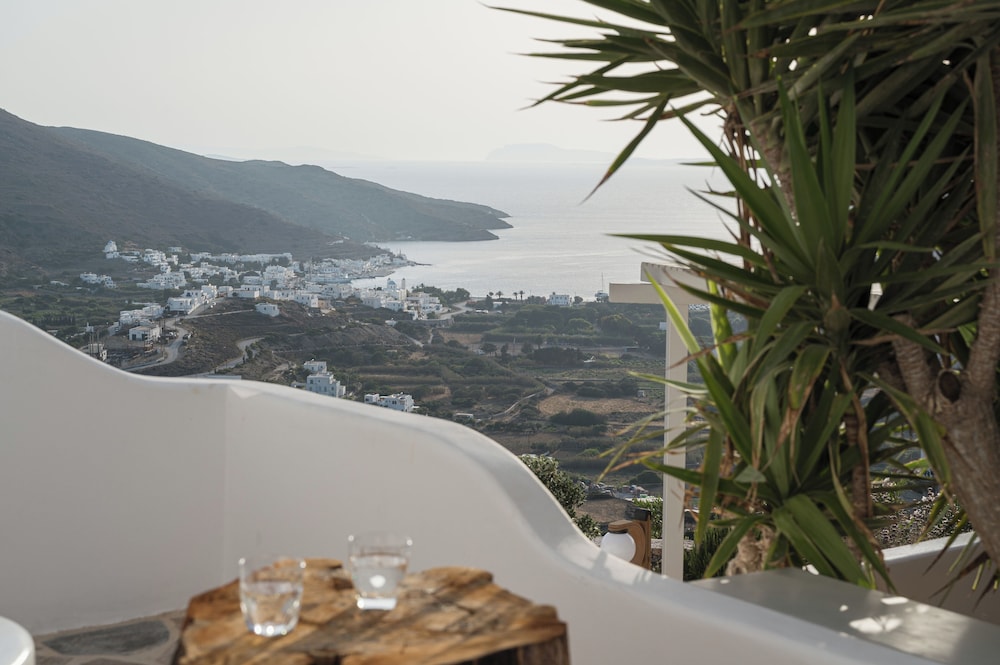 Castello Amorgos Suites — 4-Star Luxury Hotel in Amorgos, Greece