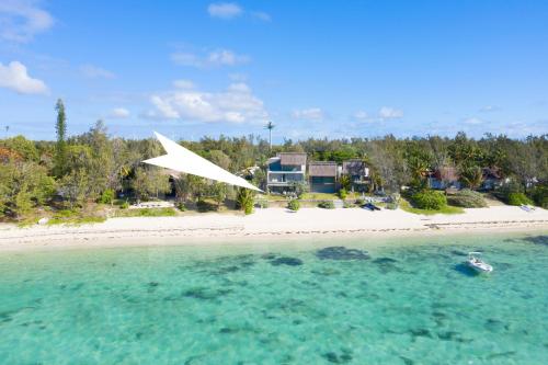 Beach and Pool Poste Lafayette — 4-Star Luxury Hotel in Poste De Flacq, Mauritius