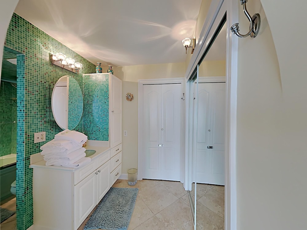 Regency Towers by Southern Vacation Rentals - photo 425