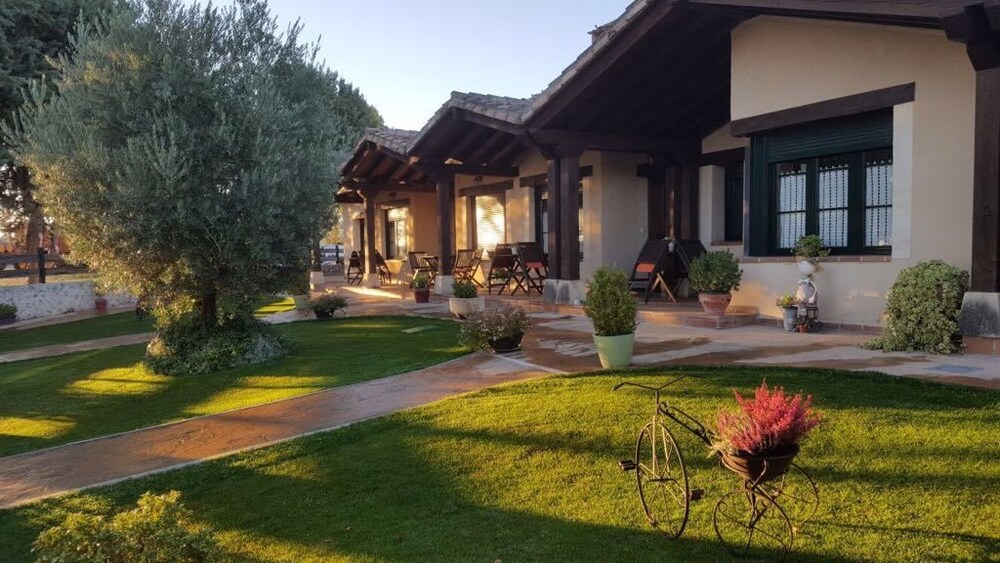 La Senda Del Duratón — 4-Star Luxury Hotel in Sebulcor, Spain