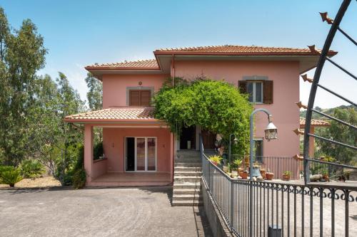 Villa Filippa — 4-Star Luxury Hotel in Nicosia, Italy