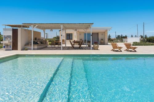 Villa Paolina — 4-Star Luxury Hotel in Pachino, Italy