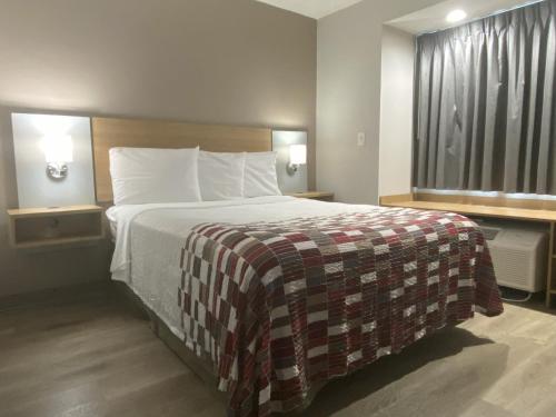 Microtel Inn & Suites by Wyndham Winston Salem - photo 4