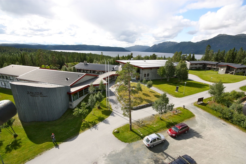 Raulandsakademiet og Vandrerhjem in Bo, Norway