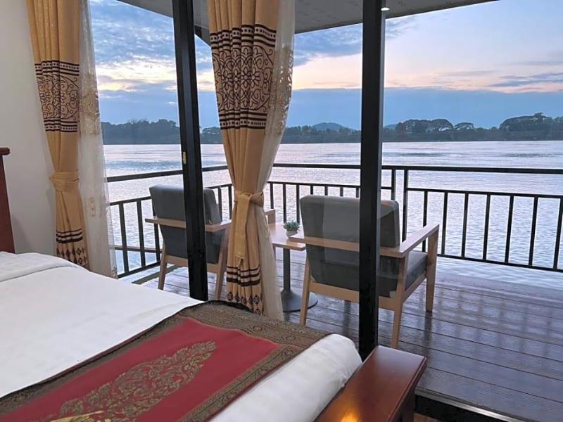 Riverside Chiangkhan Resort in Chiang Khan, Thailand