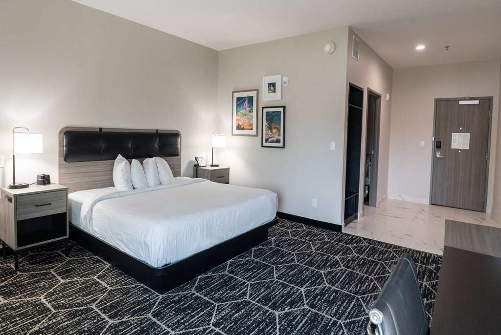 La Quinta Inn & Suites by Wyndham Corpus Christi Southeast - photo 28