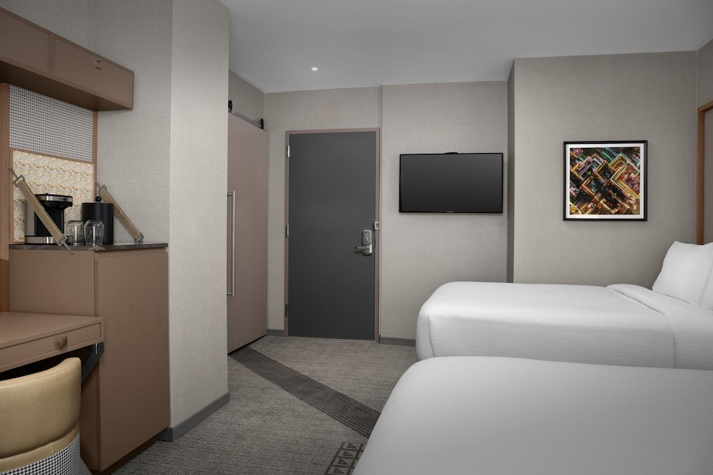 SpringHill Suites by Marriott New York Manhattan Times Square - photo 6