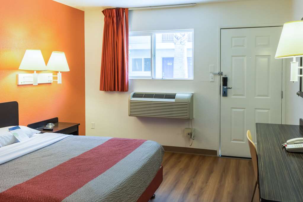 Motel 6 Bakersfield CA East - photo 14