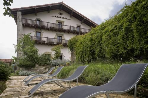 Hotel Akerreta — hotel in Burlata