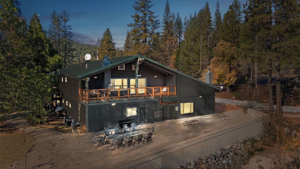 Yosemite Lakes RV Resort - photo 58