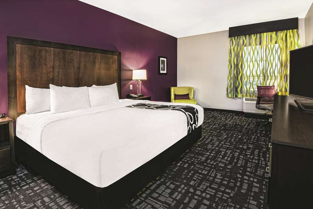 La Quinta Inn & Suites by Wyndham Monahans - photo 10