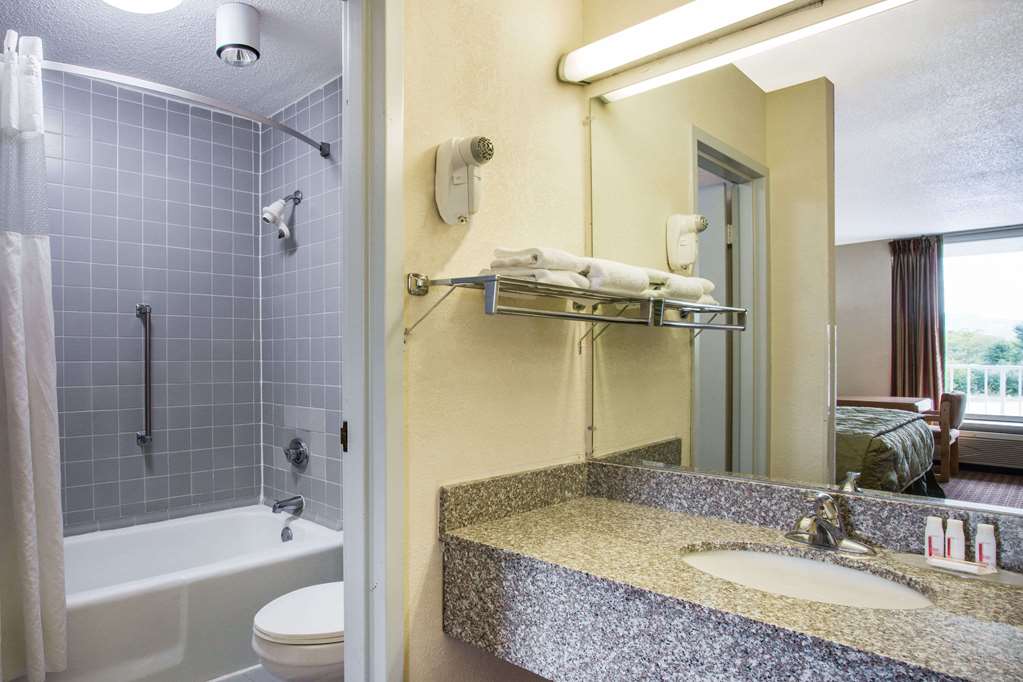 Ramada by Wyndham Wytheville - photo 7
