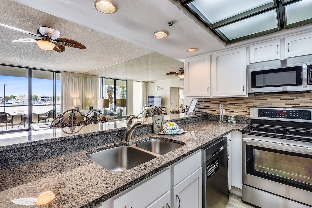 East Pass Towers 107 2 Bedroom Condo by RedAwning Destin - photo 11
