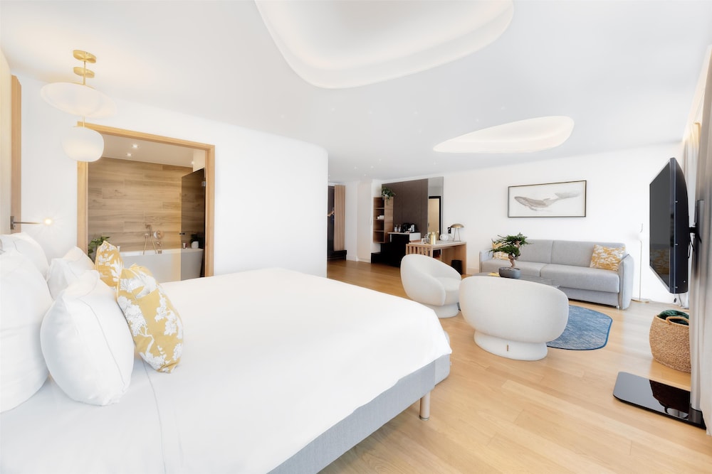 Golden Tulip Lyon Ouest Techlid Hotel and Spa — hotel in Limonest