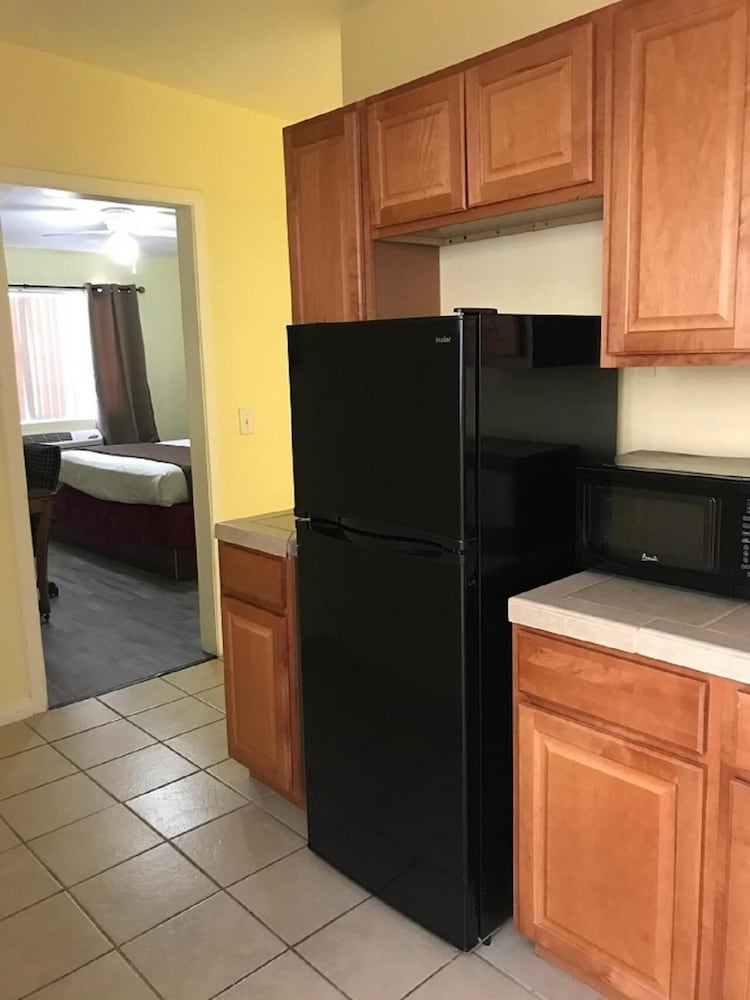 Europa Inn & Suites - photo 25