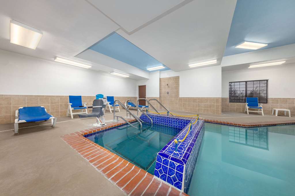 Baymont by Wyndham Pratt - photo 4