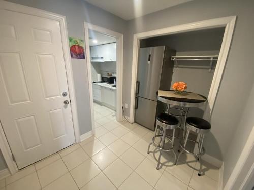2 bedroom with 2 ensuites Unit in Richmond Hill — 4-Star Luxury Hotel in Richmond Hill, Canada