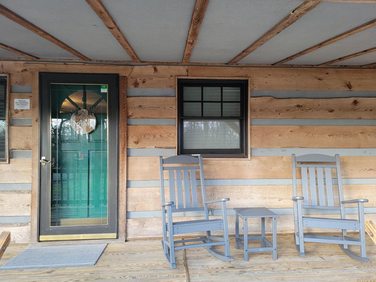 Just Breathe — hotel in Dandridge
