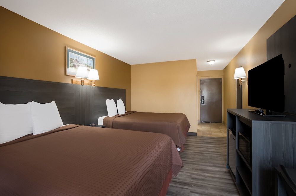 Econo Lodge Allentown North - photo 8