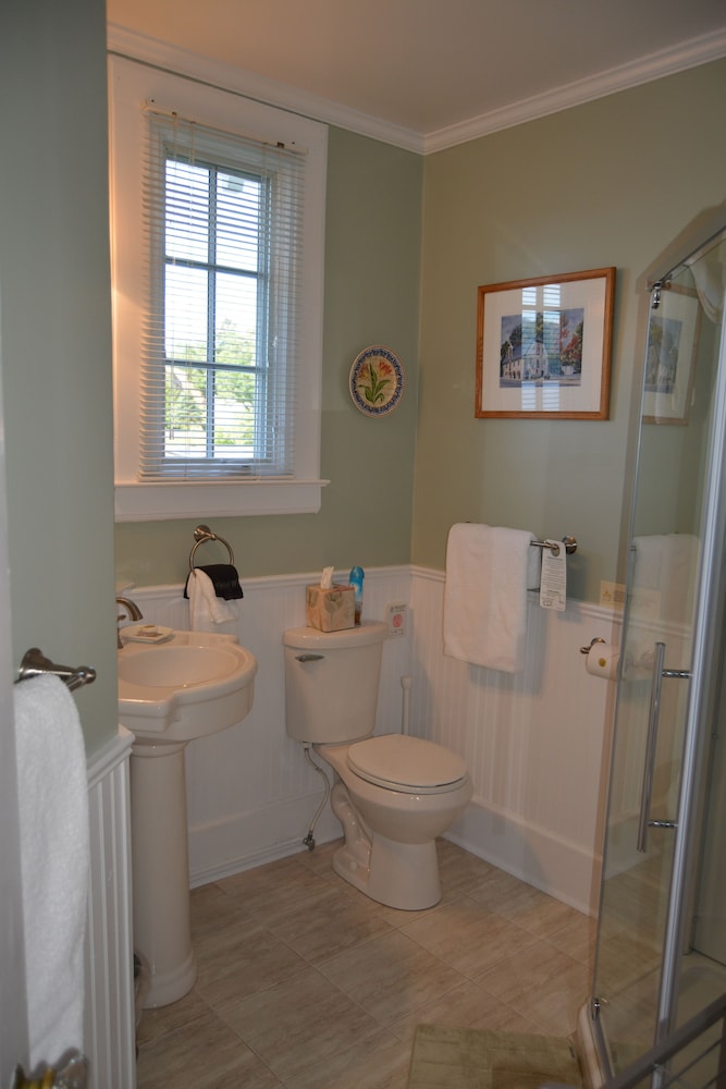 Boathouse Waterfront Lodging - photo 17