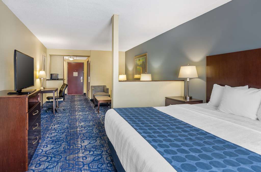 Best Western Plus Waynesboro Inn & Suites Conference Center - photo 24