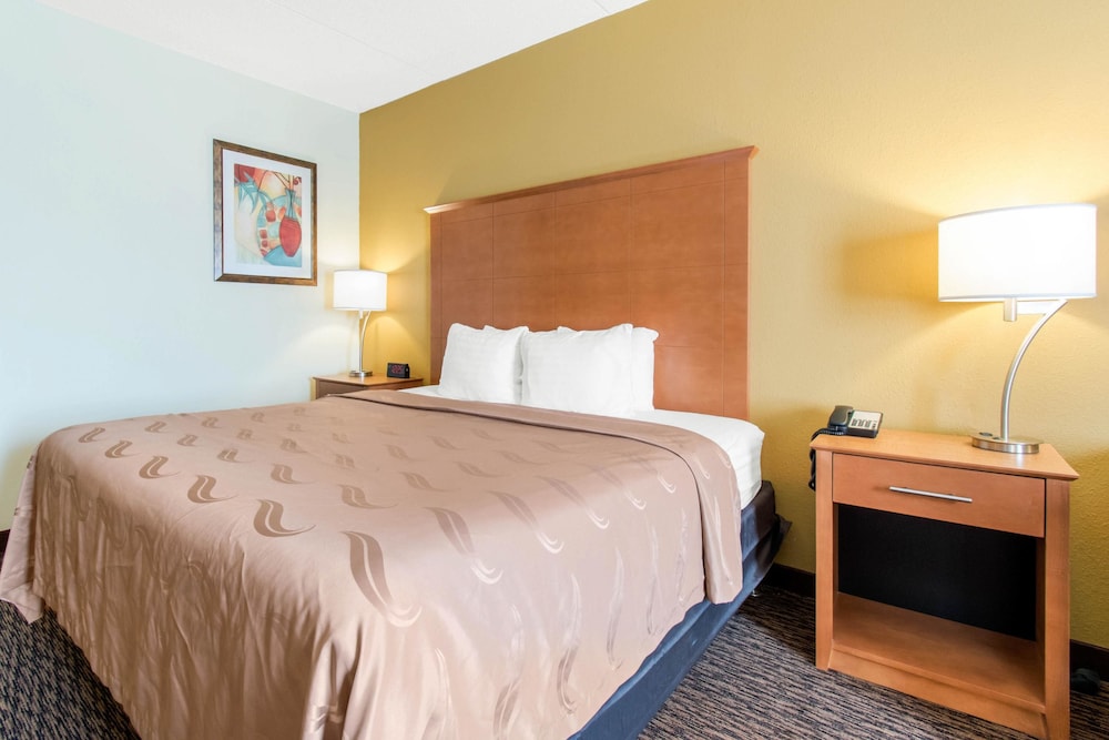 University Hotel & Suites Shippensburg Trademark by Wyndham - photo 13