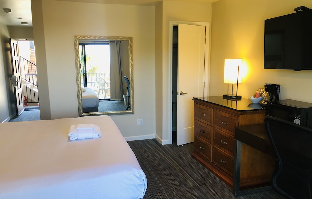Moonlight Beach Motel - photo 16