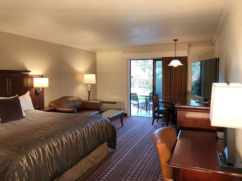 Best Western Plus Humboldt House Inn - photo 20