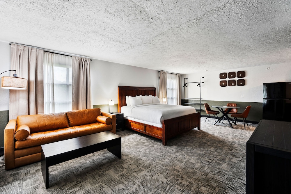 Tremont Lodge & Resort - photo 85