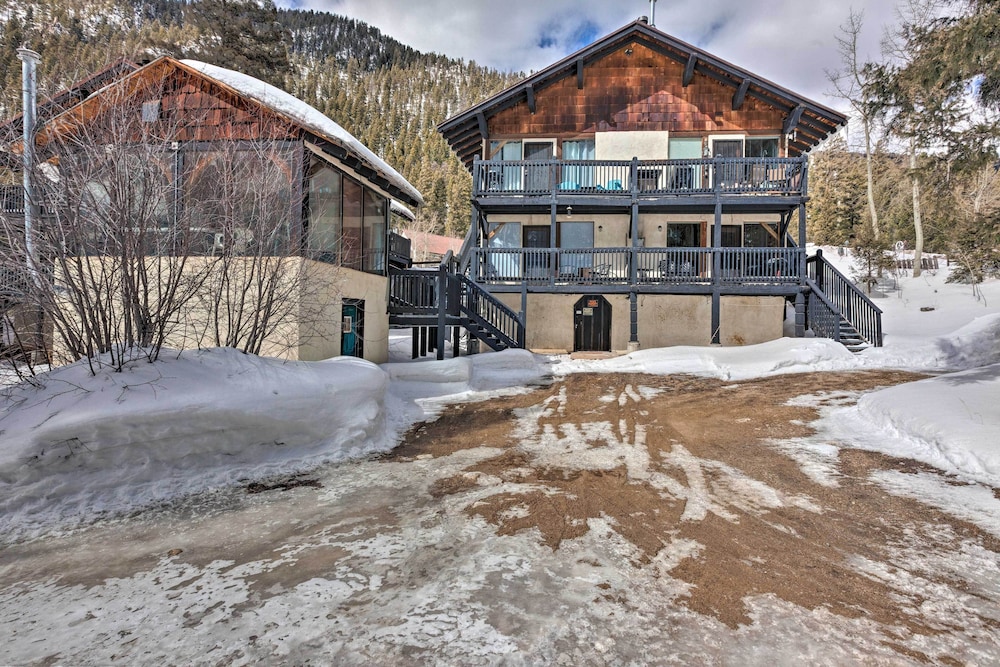 Cozy Streamside Studio 2 Mi to Taos Ski Resort - photo 9