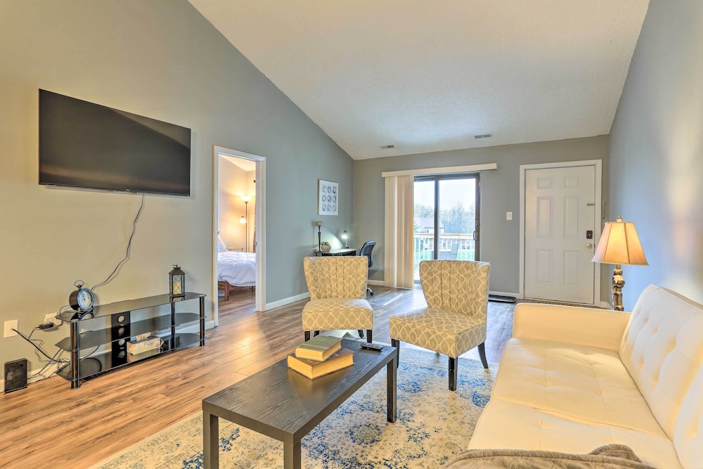 Inviting Poconos Getaway w Deck: Ski & Hike — 4-Star Luxury Hotel in Mount Pocono, United States
