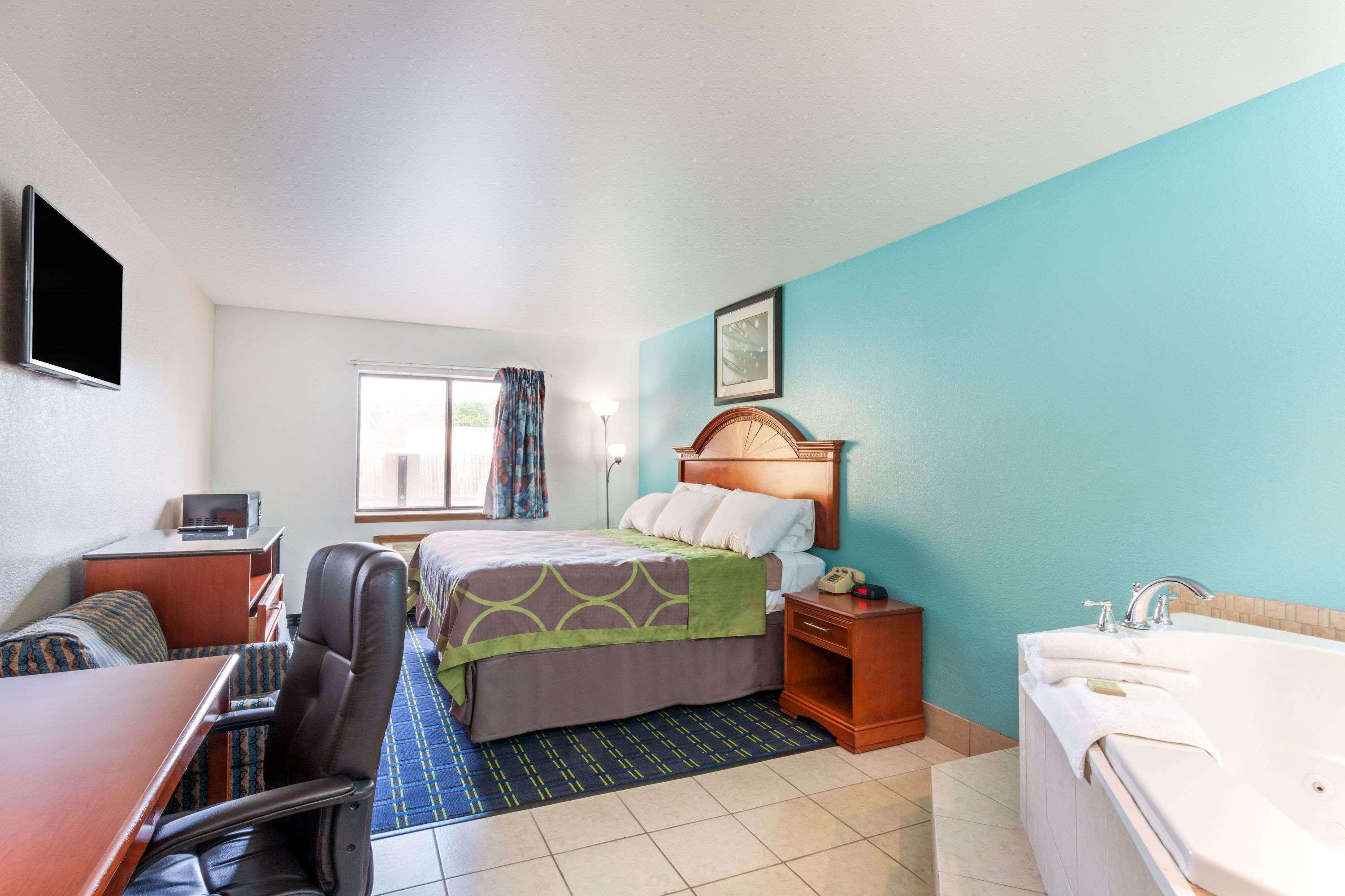 Knights Inn Memphis at Macon Cove - photo 7