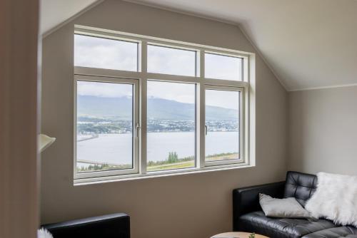 LL Properties Big House With a View