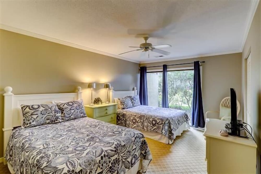 141 Harbourwood Villa at The Sea Pines Resort - photo 6
