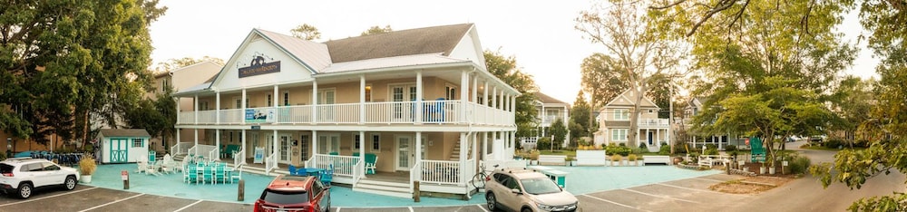 Canalside Inn - photo 175